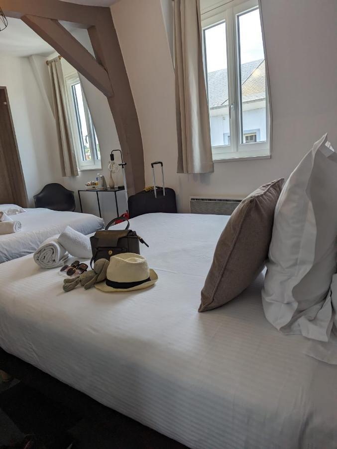 Hotel Le Lion D'Or Bernay  Bagian luar foto